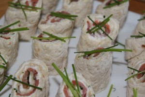 Laxrullar på tunnbröd. Foto: Lisa Eriksson.