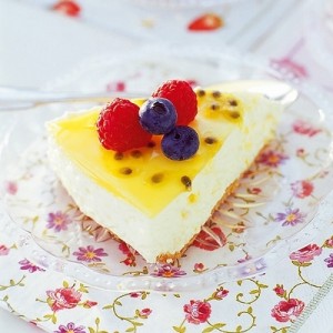 Citroncheesecake med passionsfrukt. Bilden kommer från www.konsum.se. 